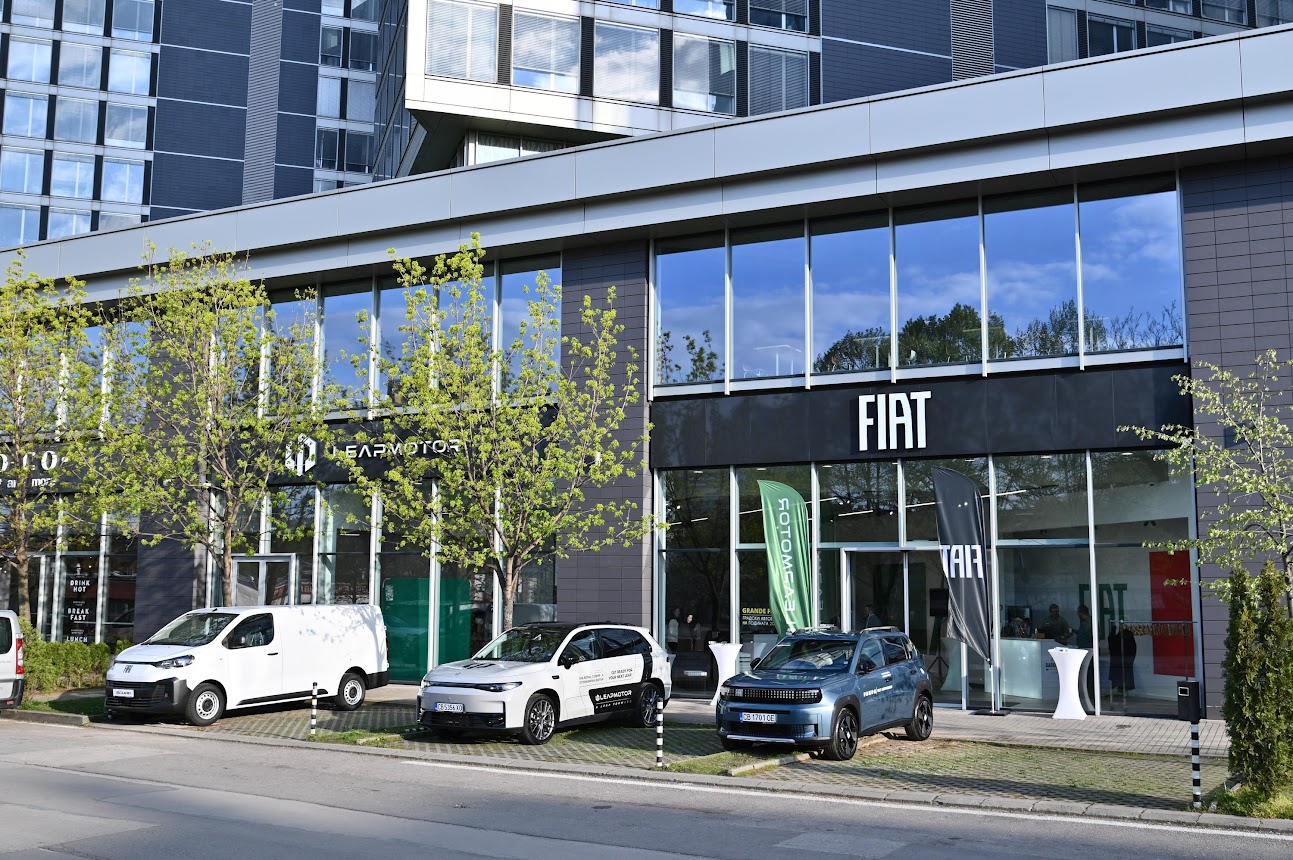 SFA Retail София-4 (Юг) (1) Витрина на новия шоурум FIAT Leapmotor София в Литекс Тауърс