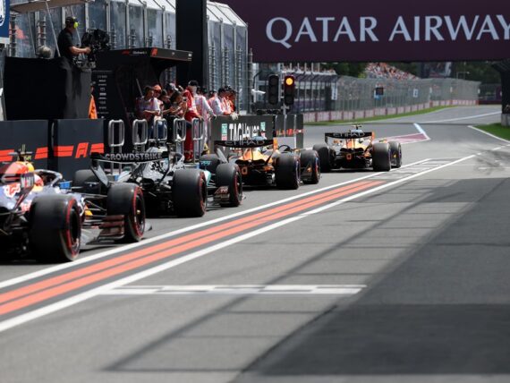 Макларън F1, Ред Бул F1, пит, питлейн