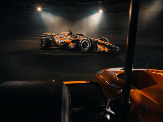 Макларън MCL40 Гран при №1000