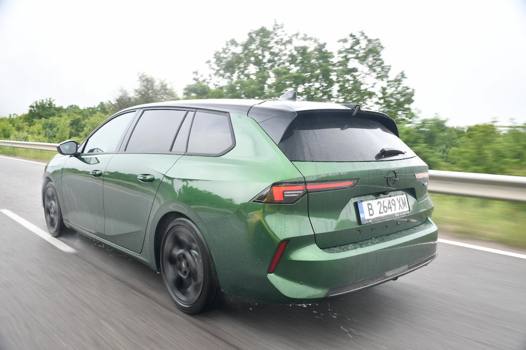 Opel Astra фейслифт Sports Tourer