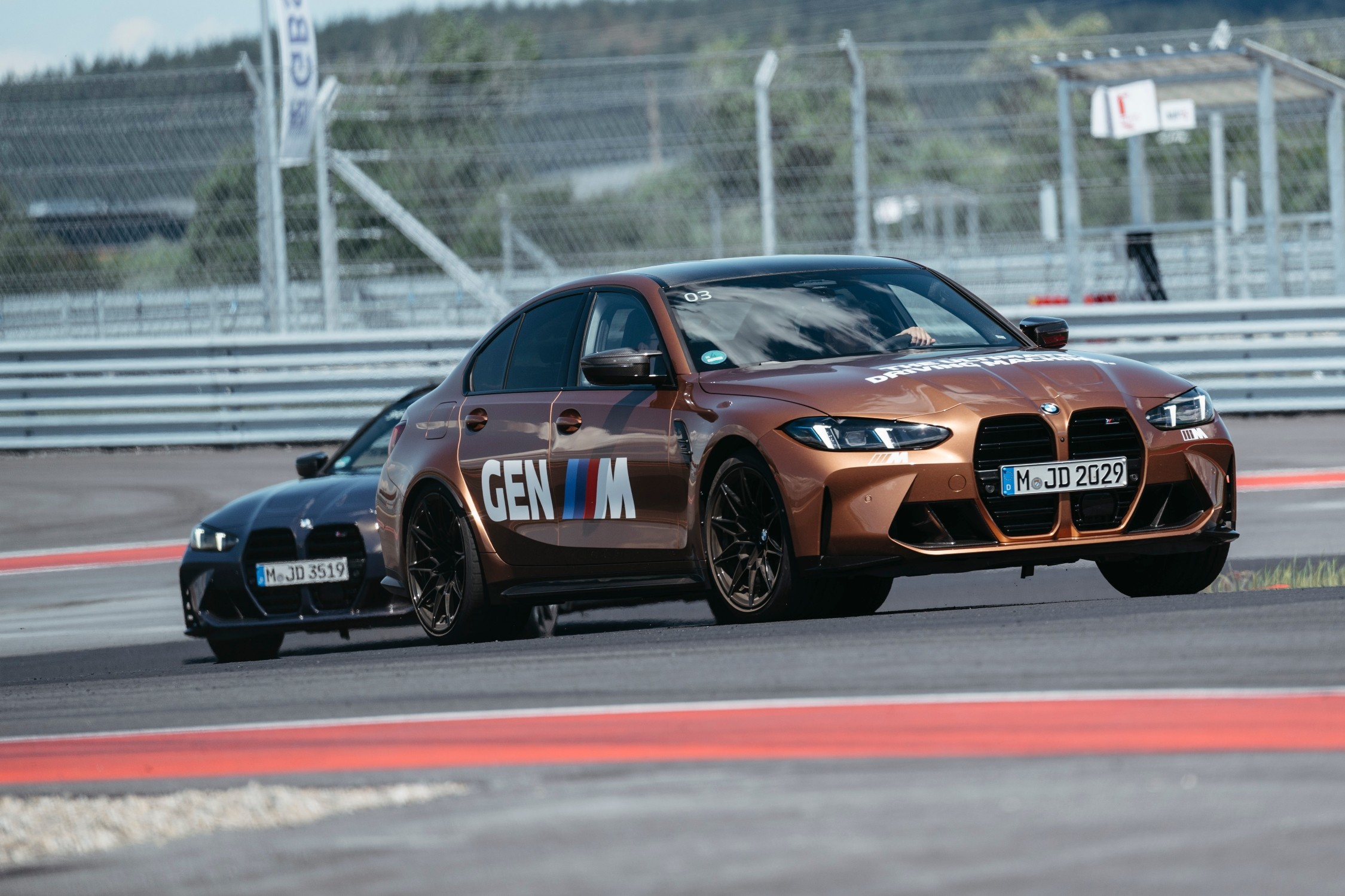P90645790_lowRes_bmw-m-tour-2026-on-l BMW M Drive Tour