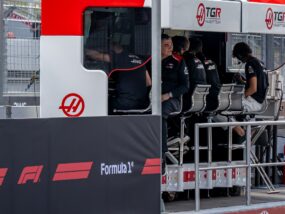 Оливър Беърман, Хаас F1, питуол, инженери