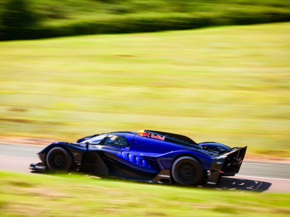 Ред Бул RB17