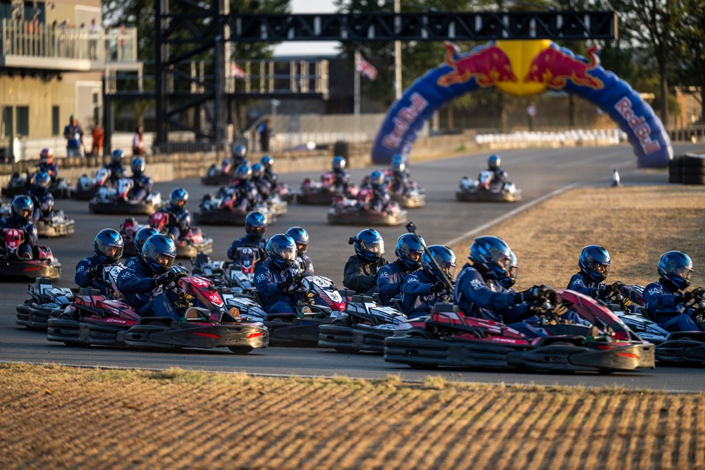 Макс Верстапен, Max vs 100