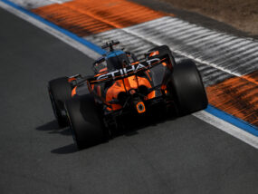 Макларън MCL40