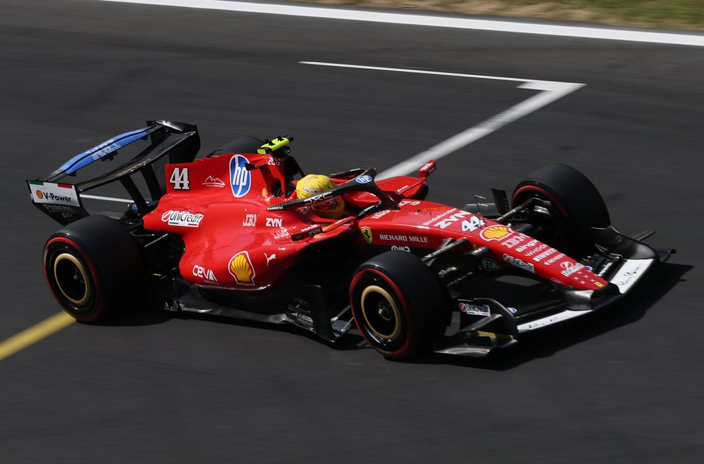 272 Люис Хамилтън, Ферари F1